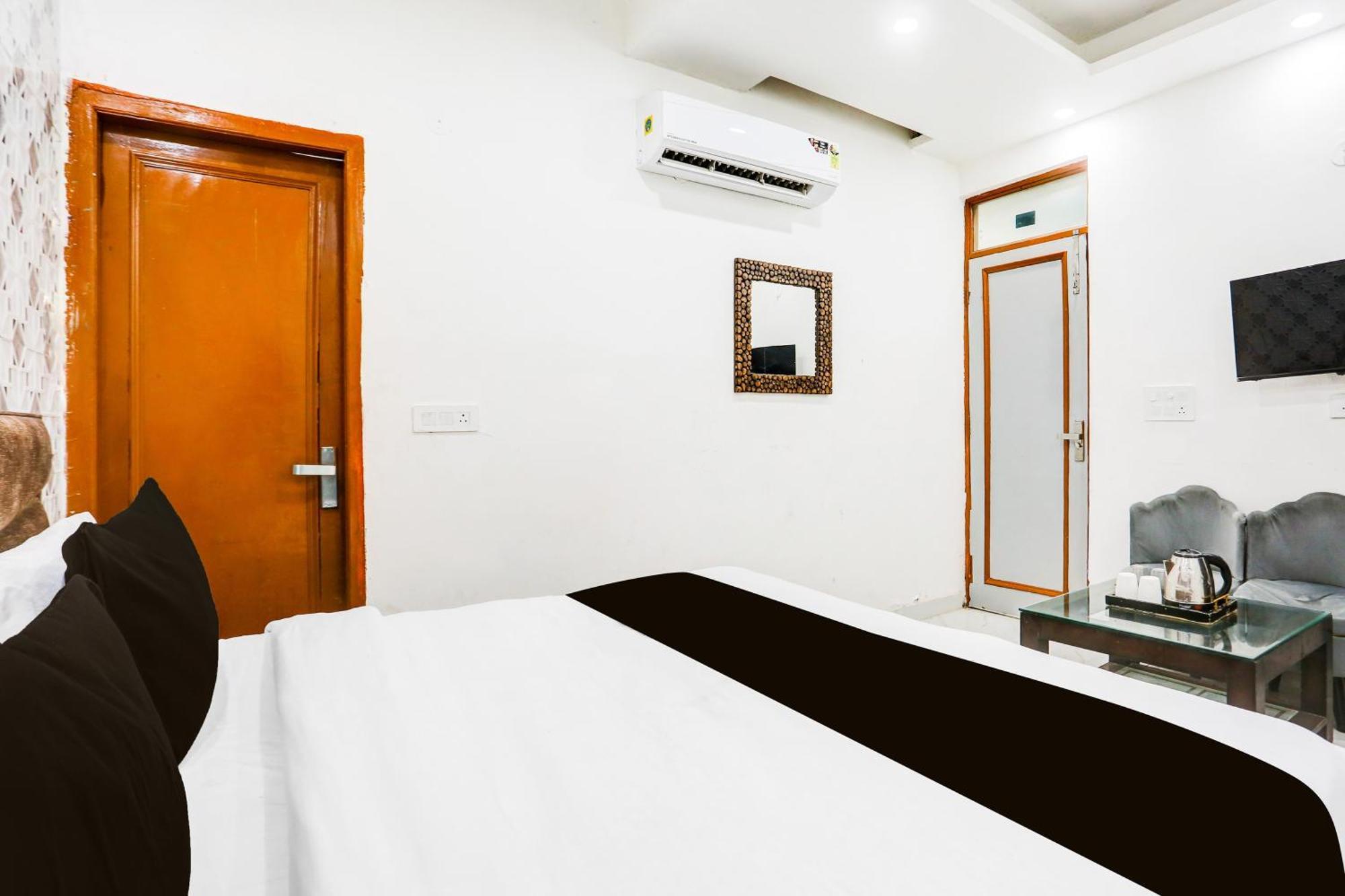 O Triom Hotel New Delhi