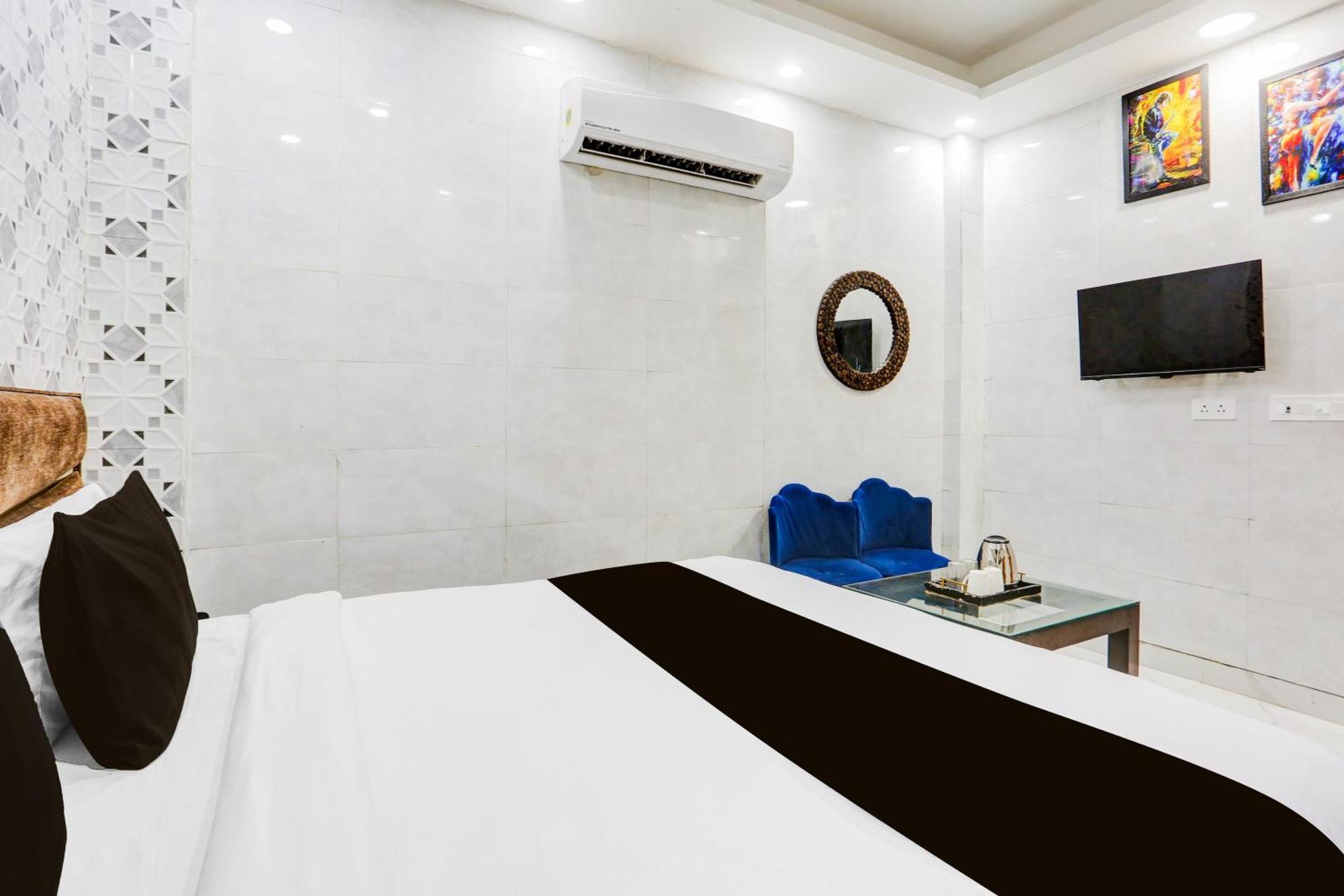 O Triom New Delhi